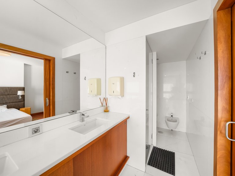 Apartment for Sale in Lordelo do Ouro e Massarelos, Porto, Porto 31
