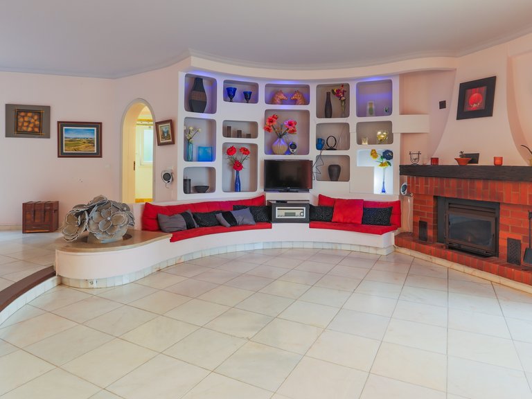 Villa for Sale in Quarteira, Loulé, Algarve 5