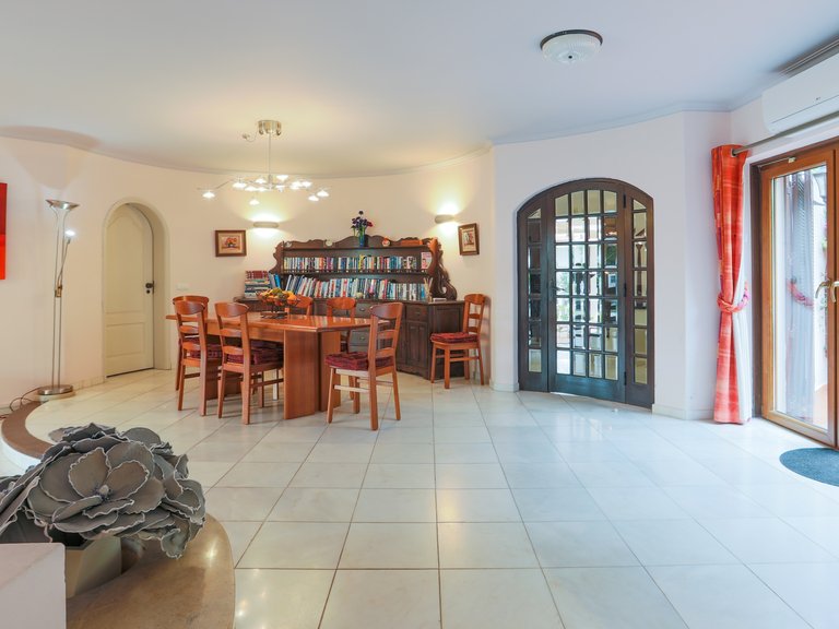 Villa for Sale in Quarteira, Loulé, Algarve 7