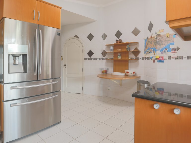 Villa for Sale in Quarteira, Loulé, Algarve 12