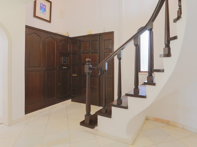 Villa for Sale in Quarteira, Loulé, Algarve 14