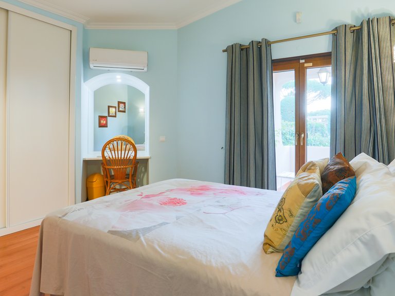 Villa for Sale in Quarteira, Loulé, Algarve 18