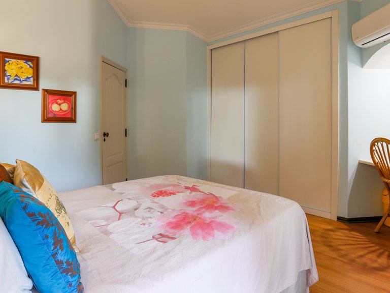 Villa for Sale in Quarteira, Loulé, Algarve 19