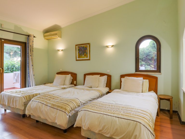 Villa for Sale in Quarteira, Loulé, Algarve 23