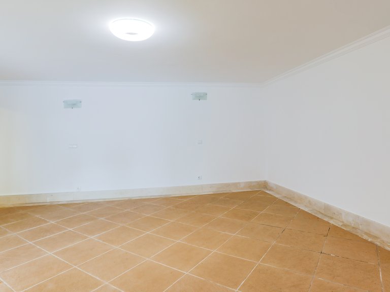 Villa for Sale in Quarteira, Loulé, Algarve 38