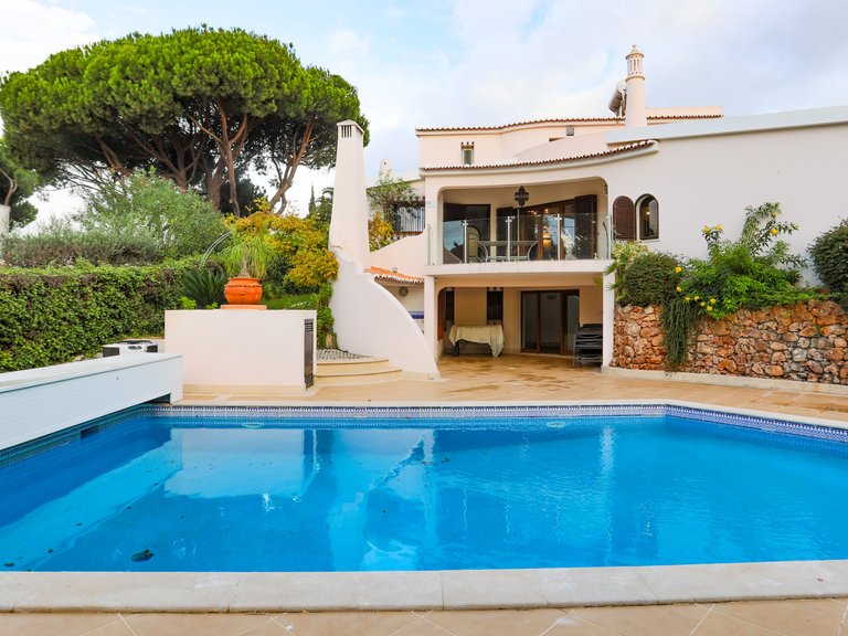 Villa for Sale in Quarteira, Loulé, Algarve 43