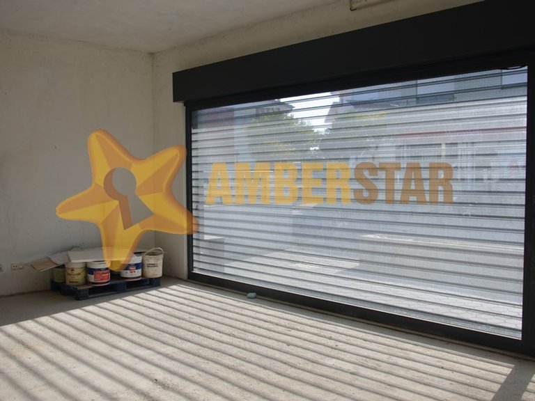 Commercial for Sale in Avintes, Vila Nova De Gaia, Porto 1