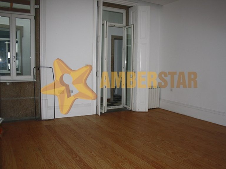 Commercial for Sale in Cedofeita, Santo Ildefonso, Sé, Miragaia, São Nicolau e Vitória, Porto, Porto 17