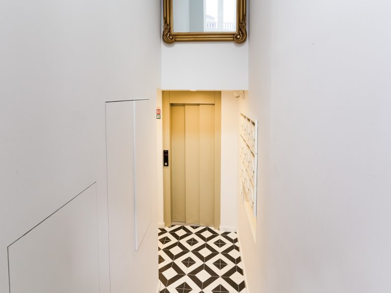 Apartment for Sale in Santo António, Lisboa, Lisbon, Portugal 20