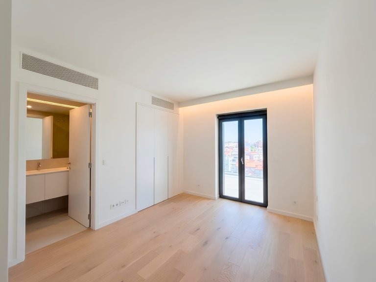 Apartment for Sale in Avenidas Novas, Lisboa, Lisbon, Portugal 25