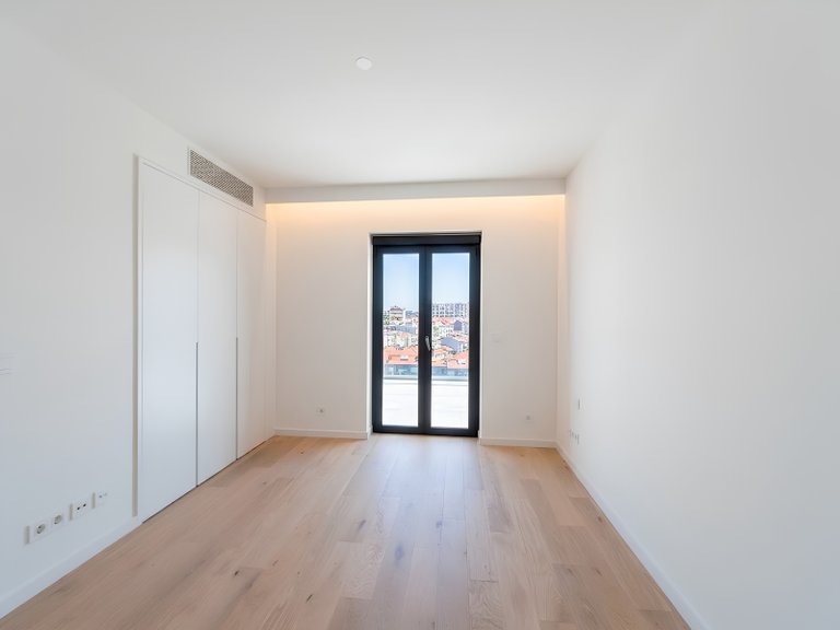 Apartment for Sale in Avenidas Novas, Lisboa, Lisbon, Portugal 32