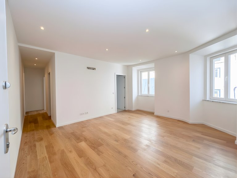 Apartment for Sale in Misericórdia, Lisboa, Lisbon, Portugal 3