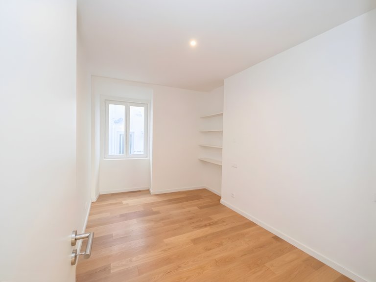 Apartment for Sale in Misericórdia, Lisboa, Lisbon, Portugal 14