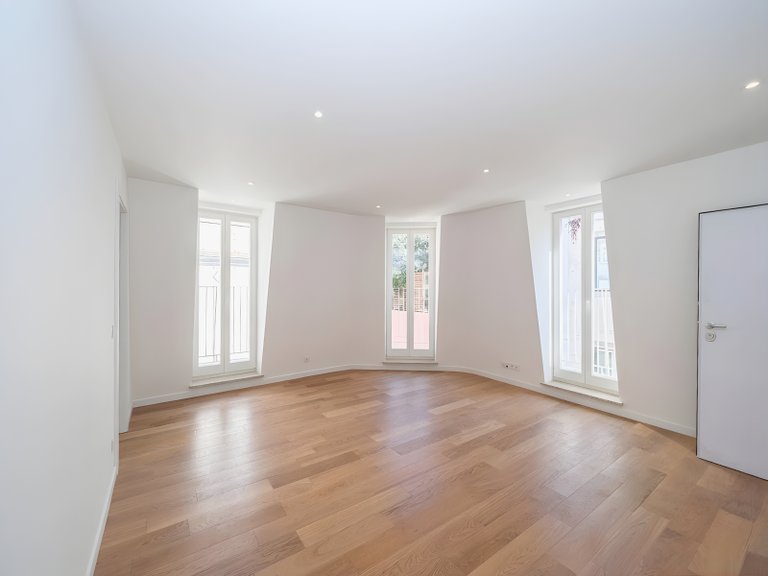 Apartment for Sale in Misericórdia, Lisboa, Lisbon, Portugal 4