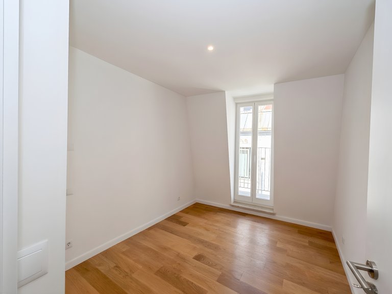 Apartment for Sale in Misericórdia, Lisboa, Lisbon, Portugal 9