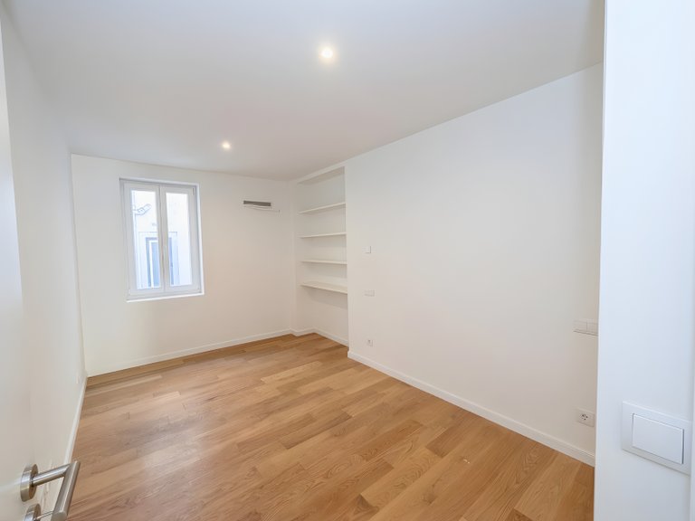 Apartment for Sale in Misericórdia, Lisboa, Lisbon, Portugal 11