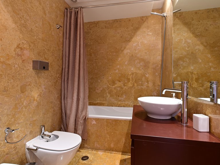 Apartment for Sale in Misericórdia, Lisboa, Lisbon, Portugal 14