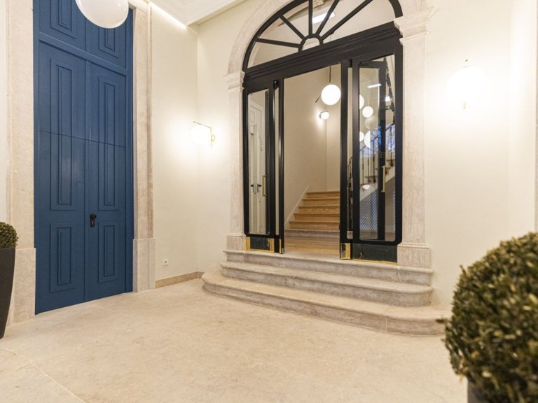 Apartment for Sale in Santo António, Lisboa, Lisbon, Portugal 23