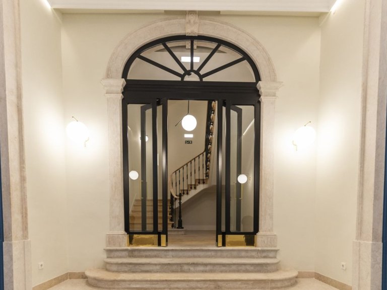 Apartment for Sale in Santo António, Lisboa, Lisbon, Portugal 25
