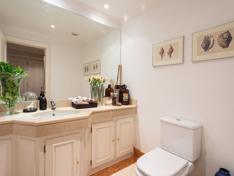 Apartment for Sale in Estrela, Lisboa, Lisbon, Portugal 8