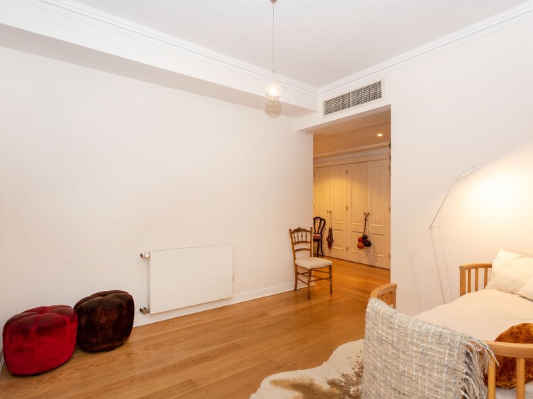 Apartment for Sale in Estrela, Lisboa, Lisbon, Portugal 7