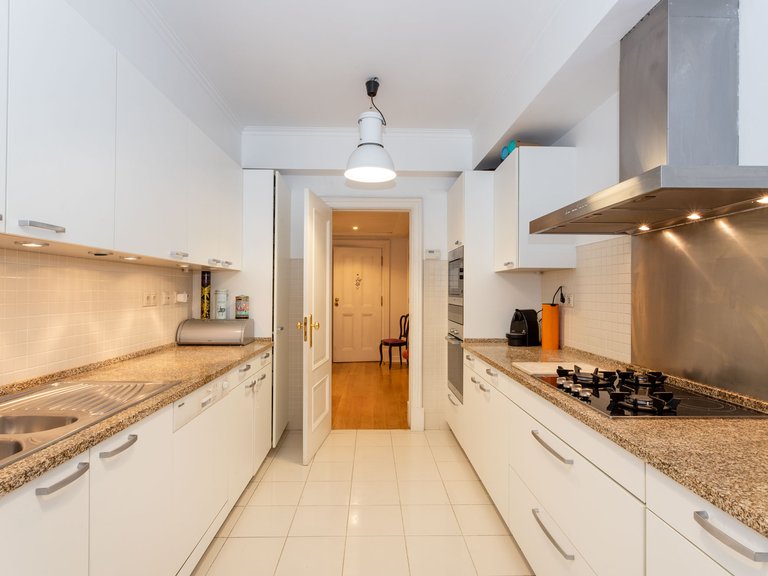 Apartment for Sale in Estrela, Lisboa, Lisbon, Portugal 16