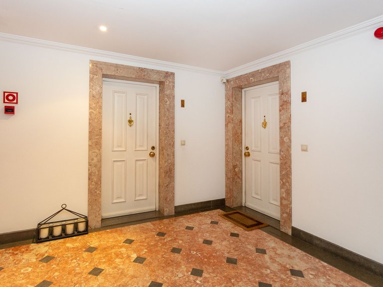 Apartment for Sale in Estrela, Lisboa, Lisbon, Portugal 20