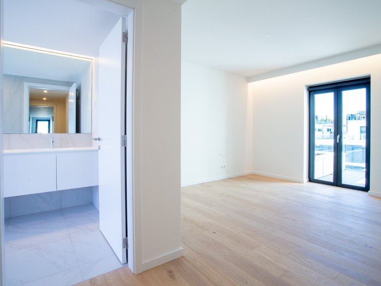 Apartment for Sale in Avenidas Novas, Lisboa, Lisbon, Portugal 13