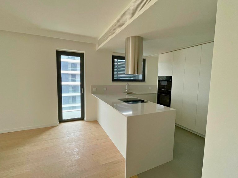 Apartment for Sale in Avenidas Novas, Lisboa, Lisbon, Portugal 3