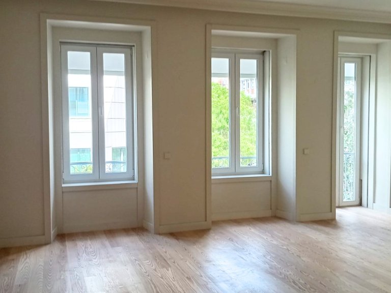 Apartment for Sale in Arroios, Lisboa, Lisbon, Portugal 2
