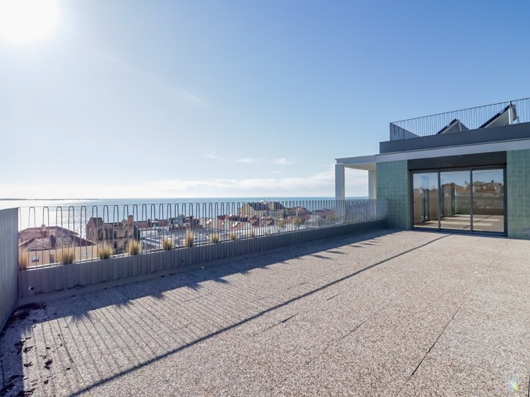Apartment for Sale in Algés, Linda-a-Velha e Cruz Quebrada-Dafundo, Oeiras, Lisbon, Portugal 4