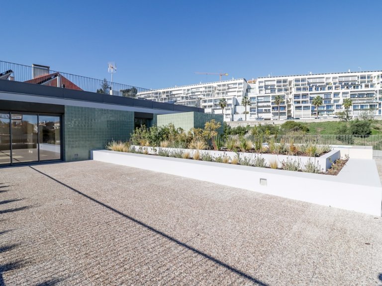Apartment for Sale in Algés, Linda-a-Velha e Cruz Quebrada-Dafundo, Oeiras, Lisbon, Portugal 40