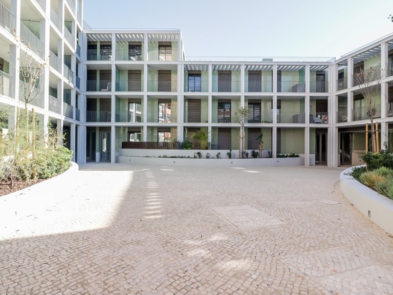 Apartment for Sale in Algés, Linda-a-Velha e Cruz Quebrada-Dafundo, Oeiras, Lisbon, Portugal 53