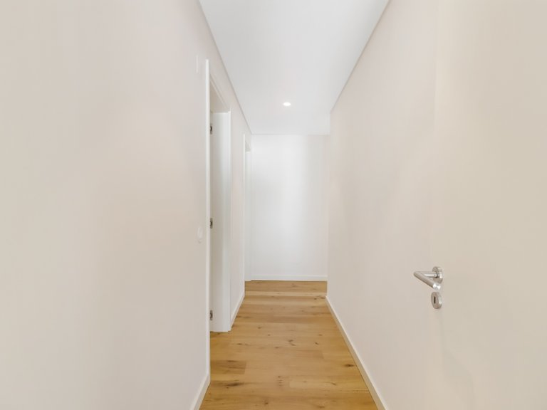 Apartment for Sale in Algés, Linda-a-Velha e Cruz Quebrada-Dafundo, Oeiras, Lisbon, Portugal 23