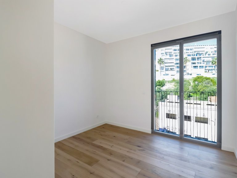 Apartment for Sale in Algés, Linda-a-Velha e Cruz Quebrada-Dafundo, Oeiras, Lisbon, Portugal 33