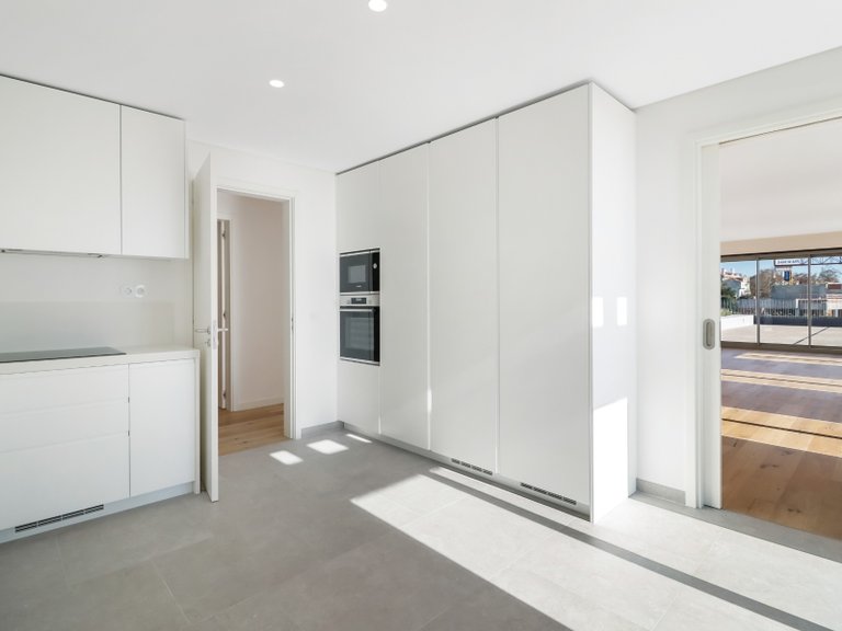 Apartment for Sale in Algés, Linda-a-Velha e Cruz Quebrada-Dafundo, Oeiras, Lisbon, Portugal 15