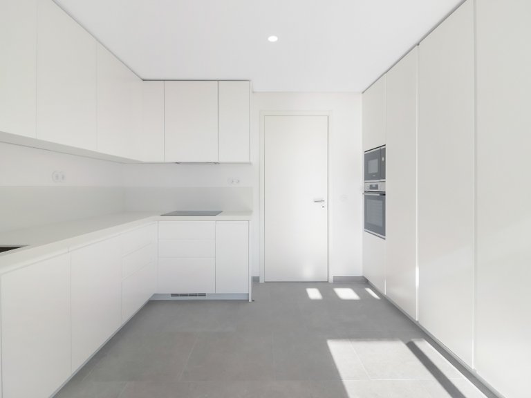 Apartment for Sale in Algés, Linda-a-Velha e Cruz Quebrada-Dafundo, Oeiras, Lisbon, Portugal 16