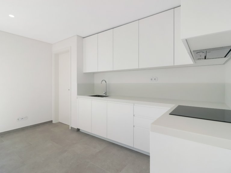 Apartment for Sale in Algés, Linda-a-Velha e Cruz Quebrada-Dafundo, Oeiras, Lisbon, Portugal 18