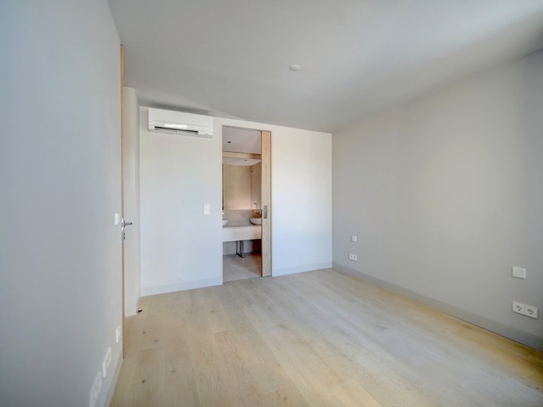 Apartment for Sale in Avenidas Novas, Lisboa, Lisbon, Portugal 17