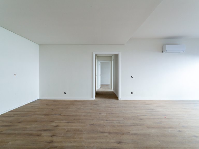 Apartment for Sale in Almada, Cova da Piedade, Pragal e Cacilhas, Almada, Setúbal, Portugal 4