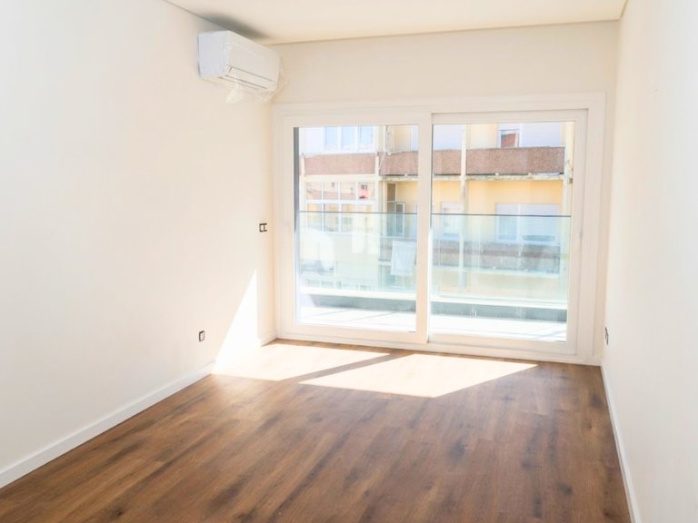 Apartment for Sale in Almada, Cova da Piedade, Pragal e Cacilhas, Almada, Setúbal, Portugal 11