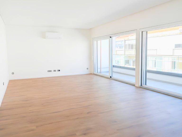 Apartment for Sale in Almada, Cova da Piedade, Pragal e Cacilhas, Almada, Setúbal, Portugal 3