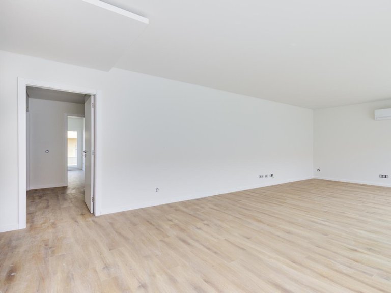 Apartment for Sale in Almada, Cova da Piedade, Pragal e Cacilhas, Almada, Setúbal, Portugal 6