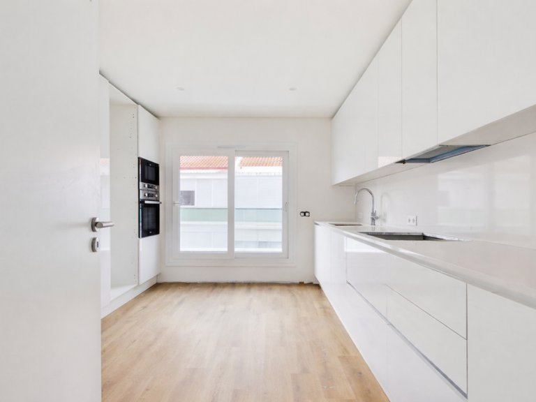 Apartment for Sale in Almada, Cova da Piedade, Pragal e Cacilhas, Almada, Setúbal, Portugal 7
