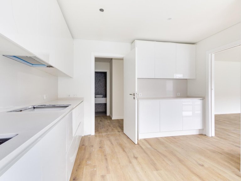 Apartment for Sale in Almada, Cova da Piedade, Pragal e Cacilhas, Almada, Setúbal, Portugal 8