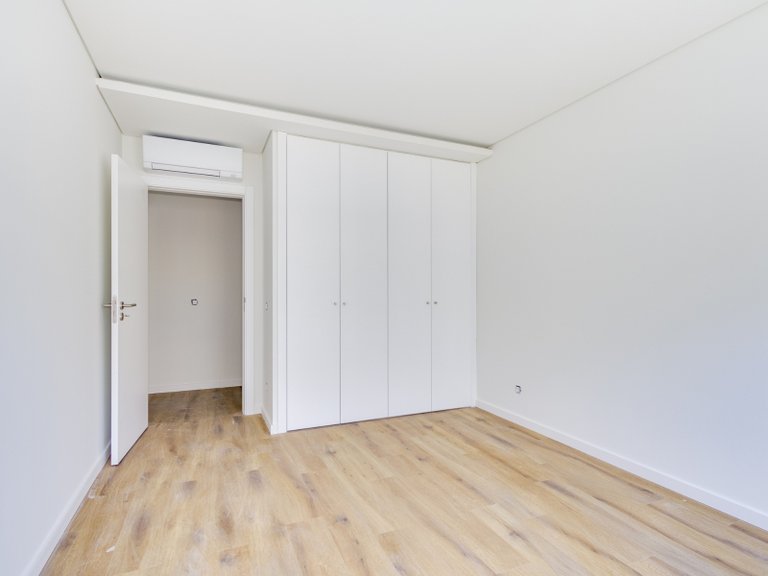 Apartment for Sale in Almada, Cova da Piedade, Pragal e Cacilhas, Almada, Setúbal, Portugal 12