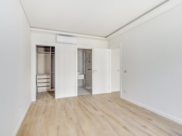 Apartment for Sale in Almada, Cova da Piedade, Pragal e Cacilhas, Almada, Setúbal, Portugal 15