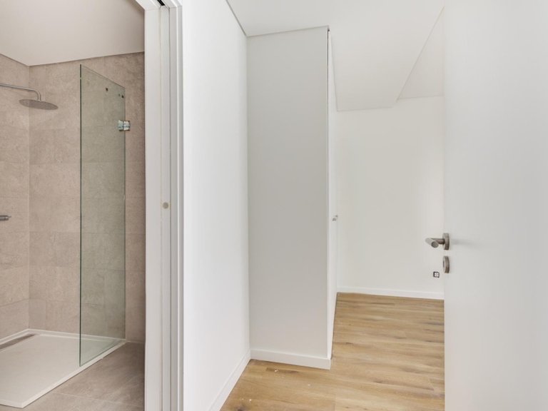 Apartment for Sale in Almada, Cova da Piedade, Pragal e Cacilhas, Almada, Setúbal, Portugal 16