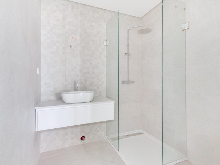 Apartment for Sale in Almada, Cova da Piedade, Pragal e Cacilhas, Almada, Setúbal, Portugal 17