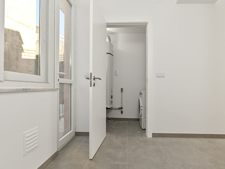 Apartment for Sale in Arroios, Lisboa, Lisbon, Portugal 4